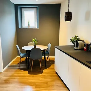  Apartment Rost